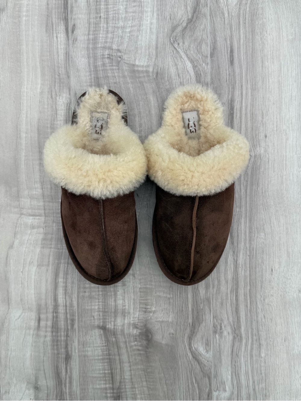 UGG Scuffette II women’s slippers in espresso